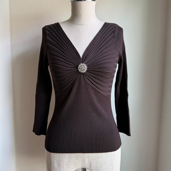 Votre Nom Brown Silk Blend Knit Top w/ Removable Brooch Size S - Picture 2 of 8